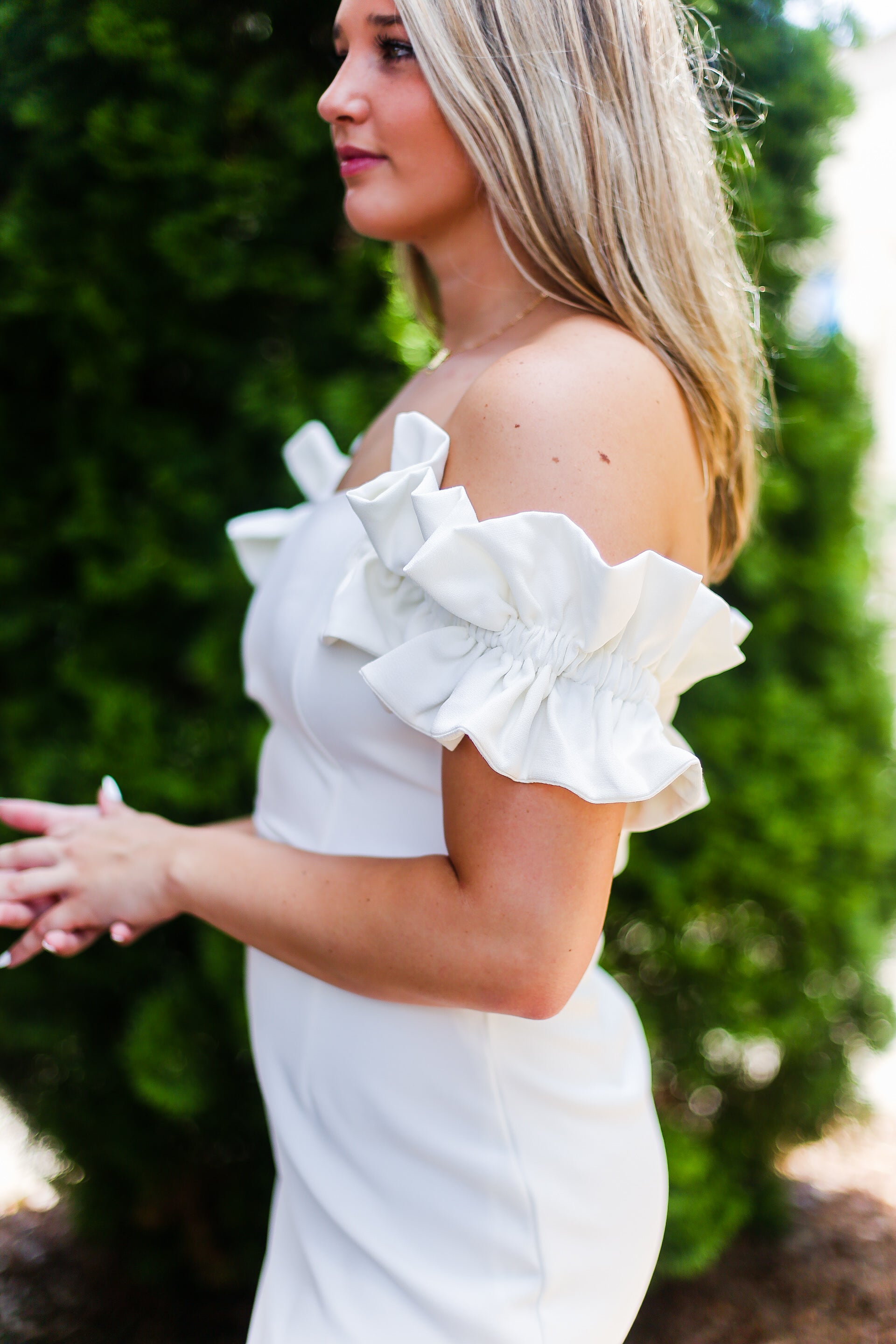 White ruffle 2025 shoulder dress